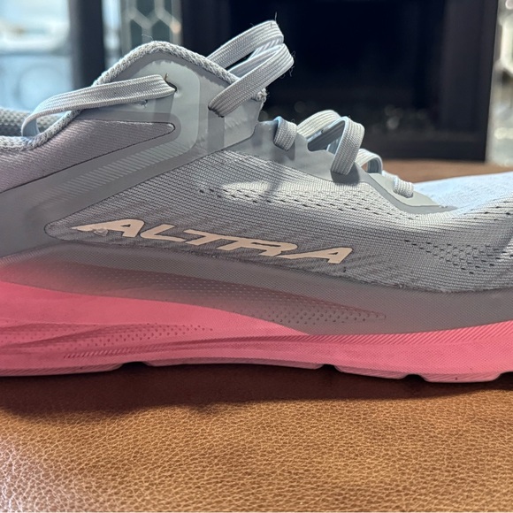 Altra woman’s running shoes - Picture 7 of 11